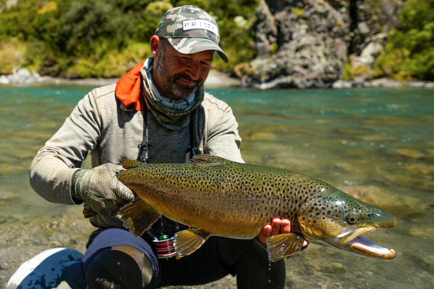 New Zealand Fly Fishing Gift Box – Trophy Trout Film USB + 5 Proven Flies