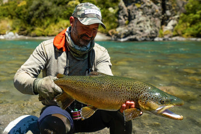 New Zealand Fly Fishing Gift Box – Trophy Trout Film USB + 5 Proven Flies